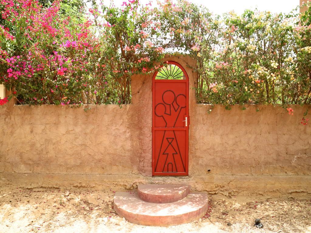 Hostel Begue Pokai Toubab Dialao Exterior foto