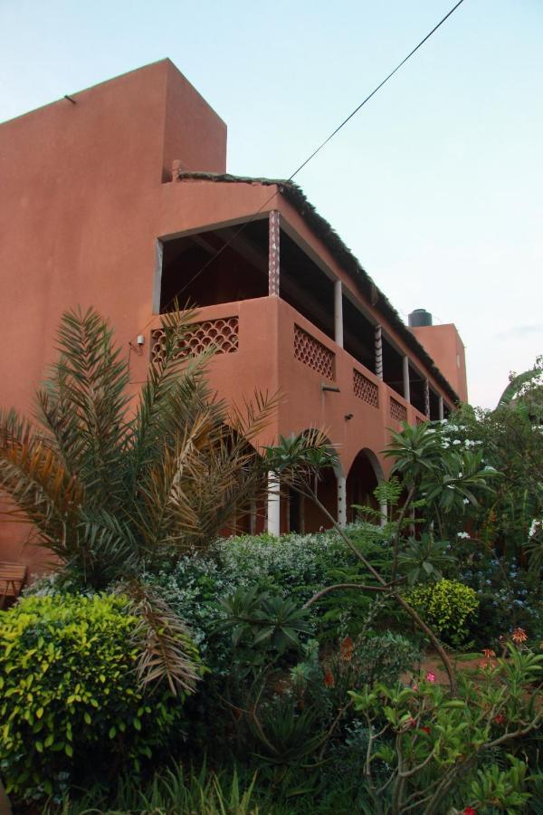 Hostel Begue Pokai Toubab Dialao Exterior foto
