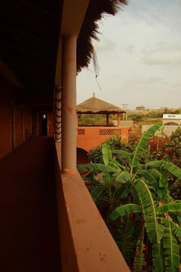 Hostel Begue Pokai Toubab Dialao Exterior foto