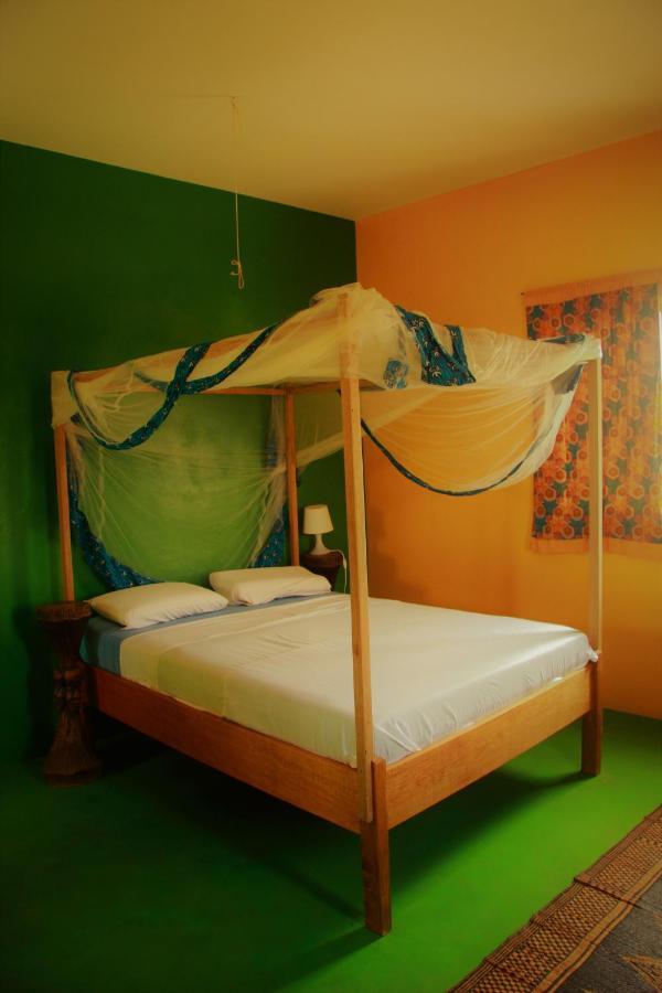 Hostel Begue Pokai Toubab Dialao Exterior foto