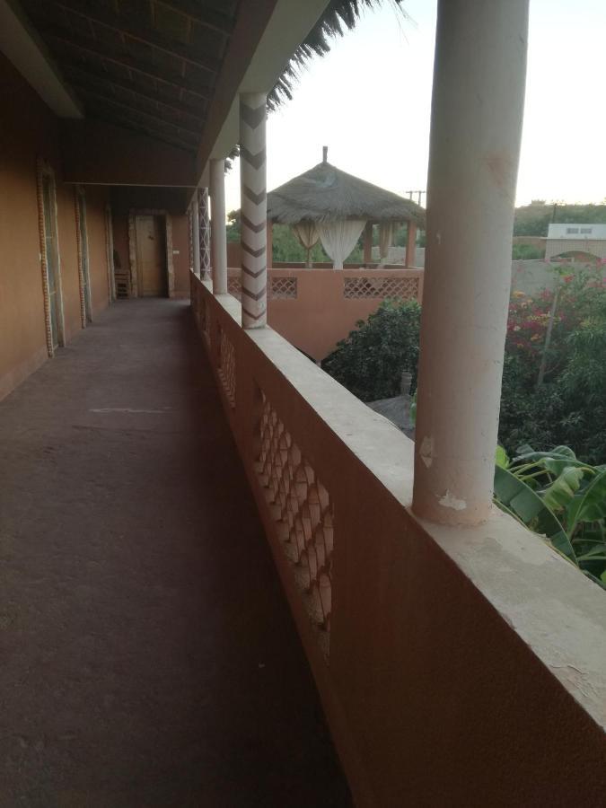 Hostel Begue Pokai Toubab Dialao Exterior foto